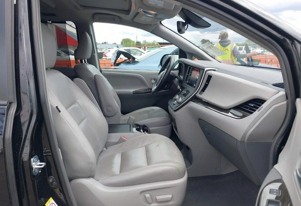 Toyota Sienna cena 58000 przebieg: 78185, rok produkcji 2019 z Choroszcz małe 92